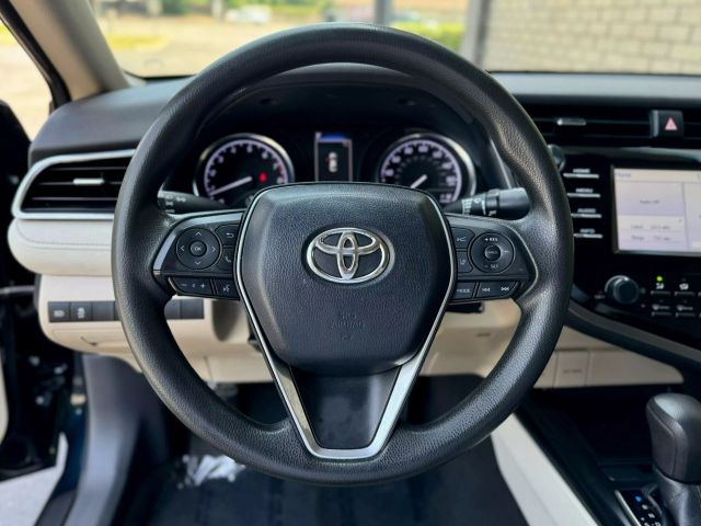 Vehicle image 15 of 23