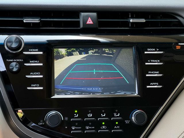 Vehicle image 16 of 23
