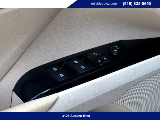 Vehicle image 22 of 23