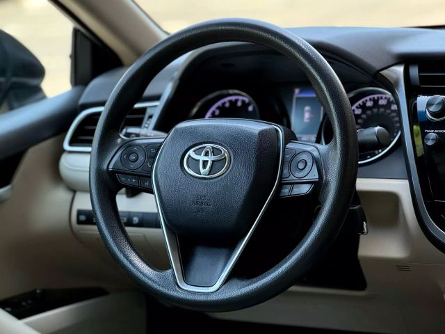 Vehicle image 12 of 23