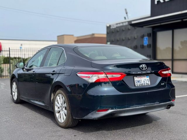 Vehicle image 10 of 23