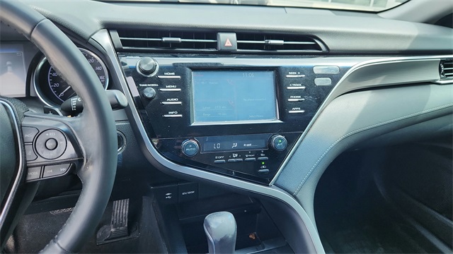 Vehicle image 15 of 33