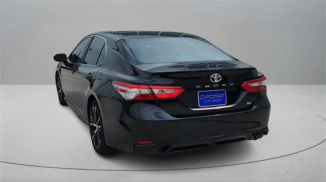 Vehicle image 7 of 33
