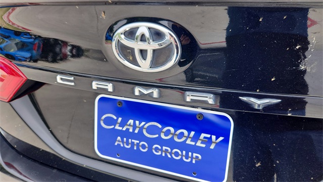 Vehicle image 14 of 33