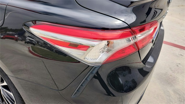 Vehicle image 29 of 33