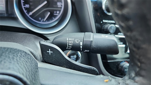 Vehicle image 32 of 33