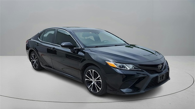 Vehicle image 3 of 33
