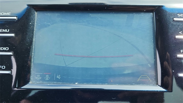 Vehicle image 27 of 33