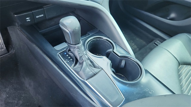 Vehicle image 16 of 33