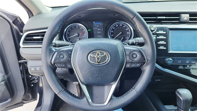 Vehicle image 25 of 33
