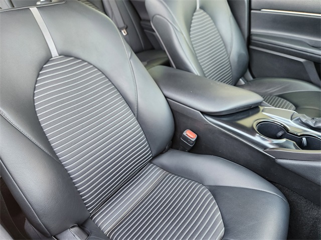 Vehicle image 13 of 30