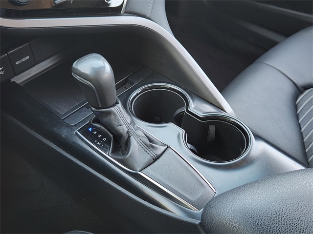 Vehicle image 18 of 30