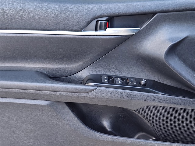 Vehicle image 20 of 30