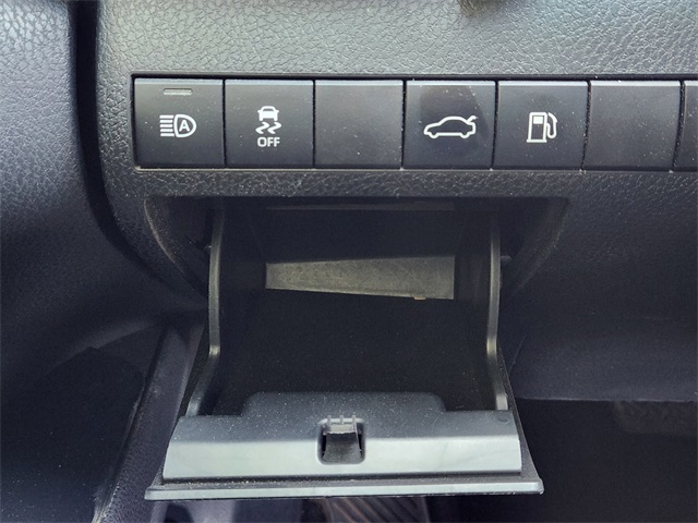 Vehicle image 19 of 30