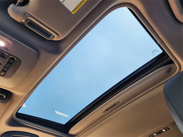 Vehicle image 22 of 30