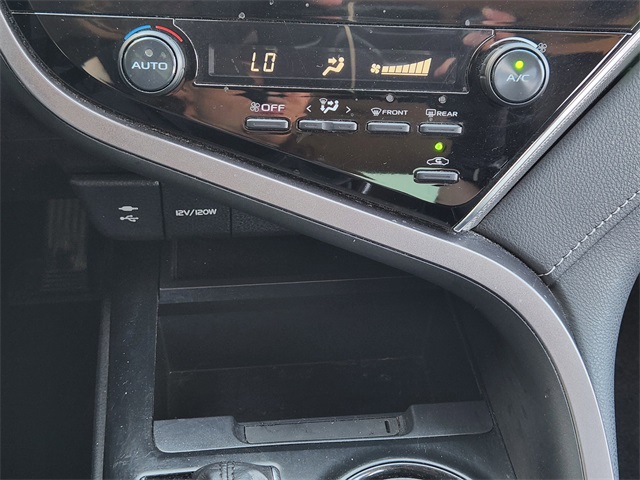 Vehicle image 17 of 30