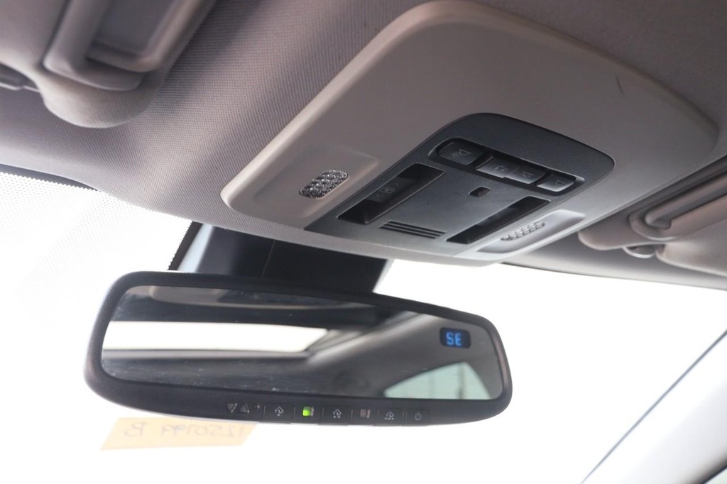 2018 Toyota Camry SE Image 27 of 29