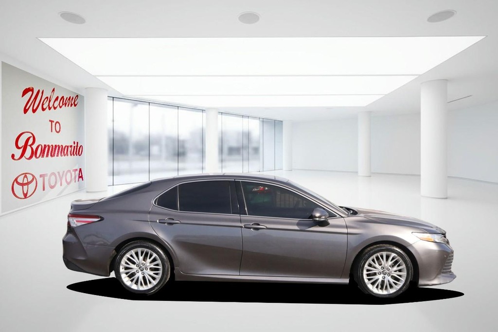 2018 Toyota Camry SE Image 4 of 29