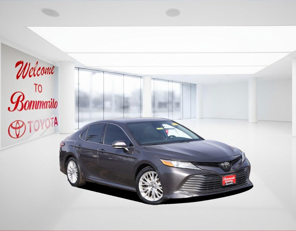 2018 Toyota Camry SE Image 3 of 29