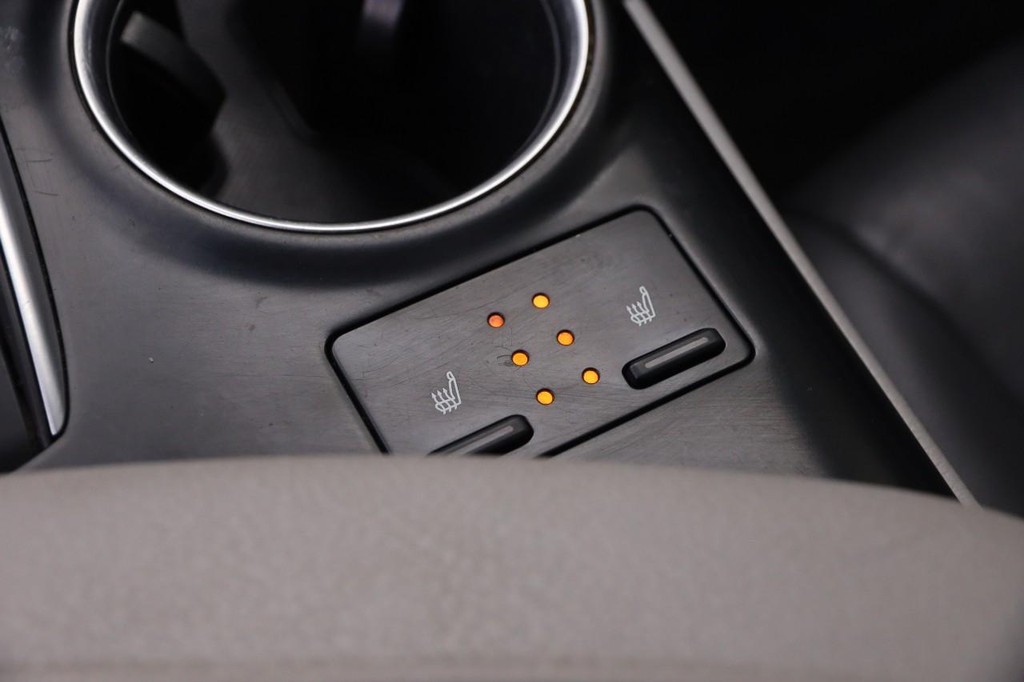 2018 Toyota Camry SE Image 23 of 29