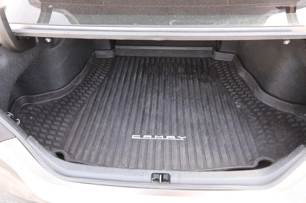 2018 Toyota Camry SE Image 8 of 29