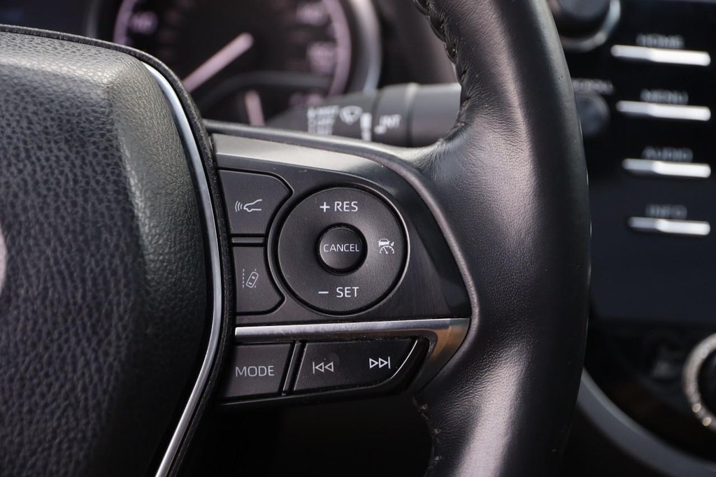 2018 Toyota Camry SE Image 25 of 29