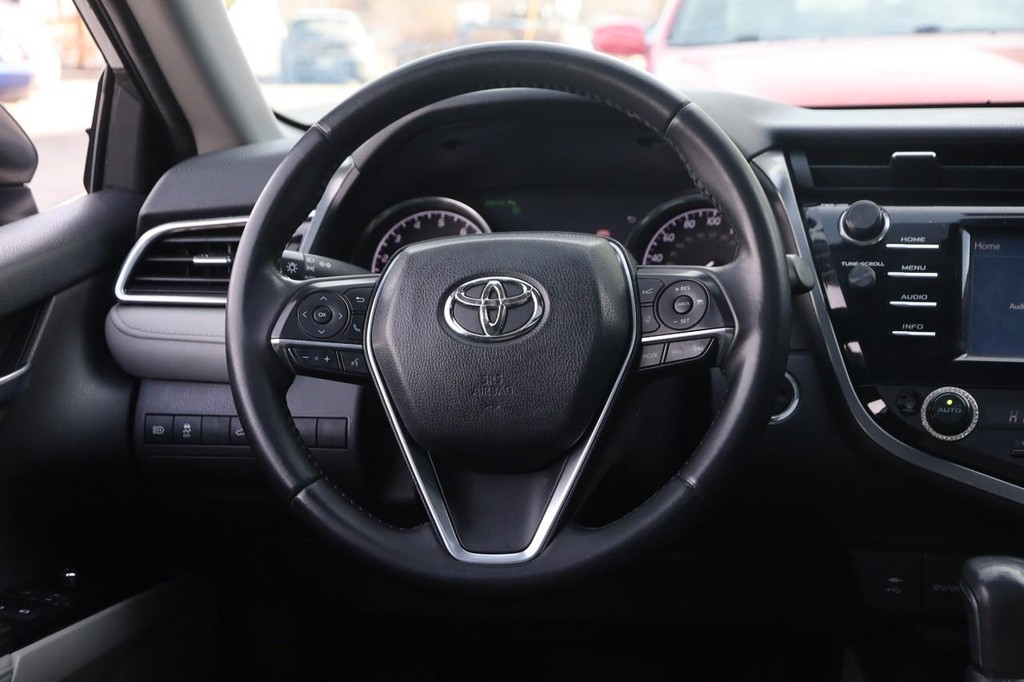 2018 Toyota Camry SE Image 16 of 29