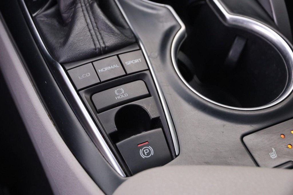 2018 Toyota Camry SE Image 26 of 29