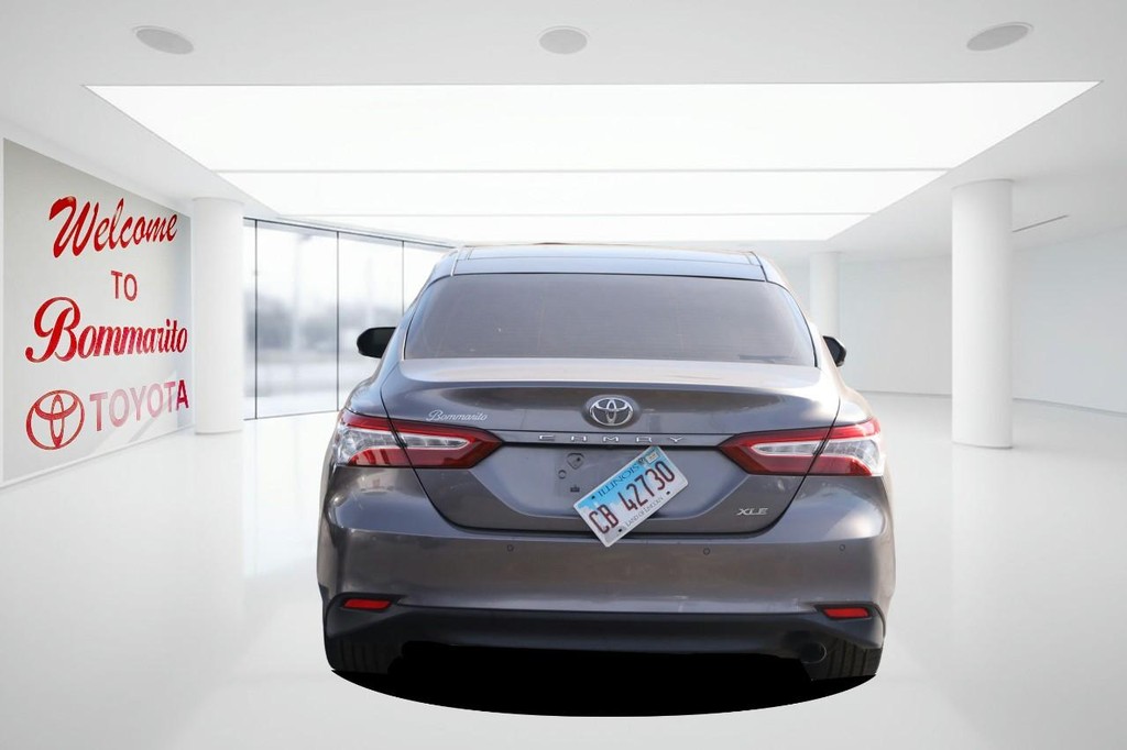 2018 Toyota Camry SE Image 5 of 29