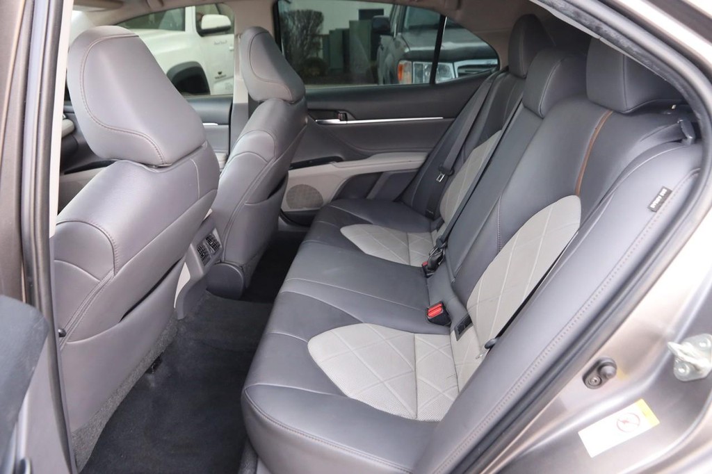 2018 Toyota Camry SE Image 10 of 29