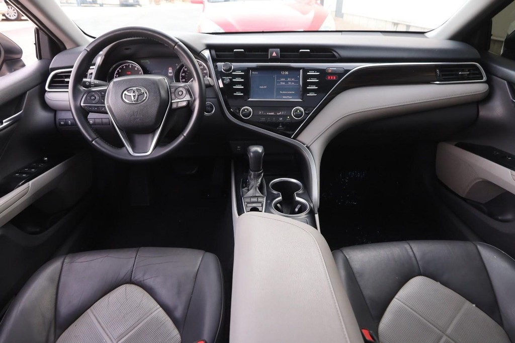 2018 Toyota Camry SE Image 13 of 29