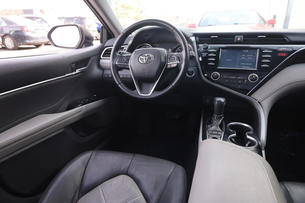 2018 Toyota Camry SE Image 12 of 29