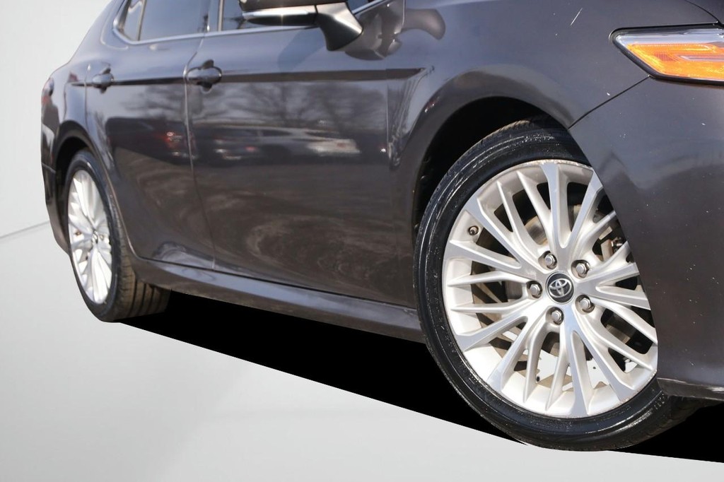 2018 Toyota Camry SE Image 7 of 29