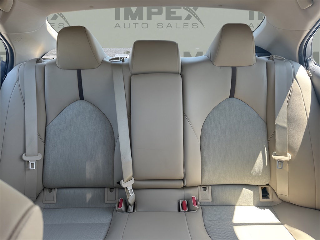 Vehicle image 11 of 31