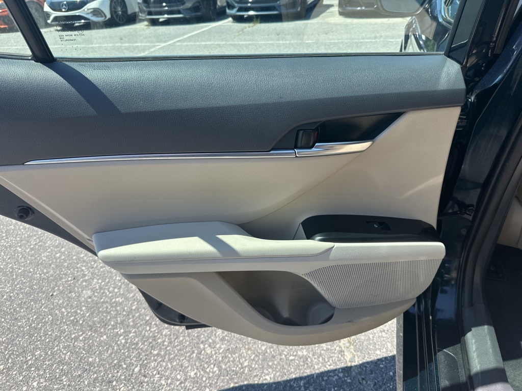 Vehicle image 24 of 31