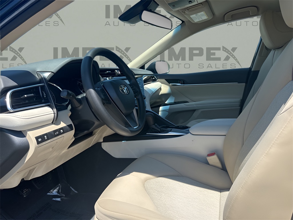 Vehicle image 9 of 31