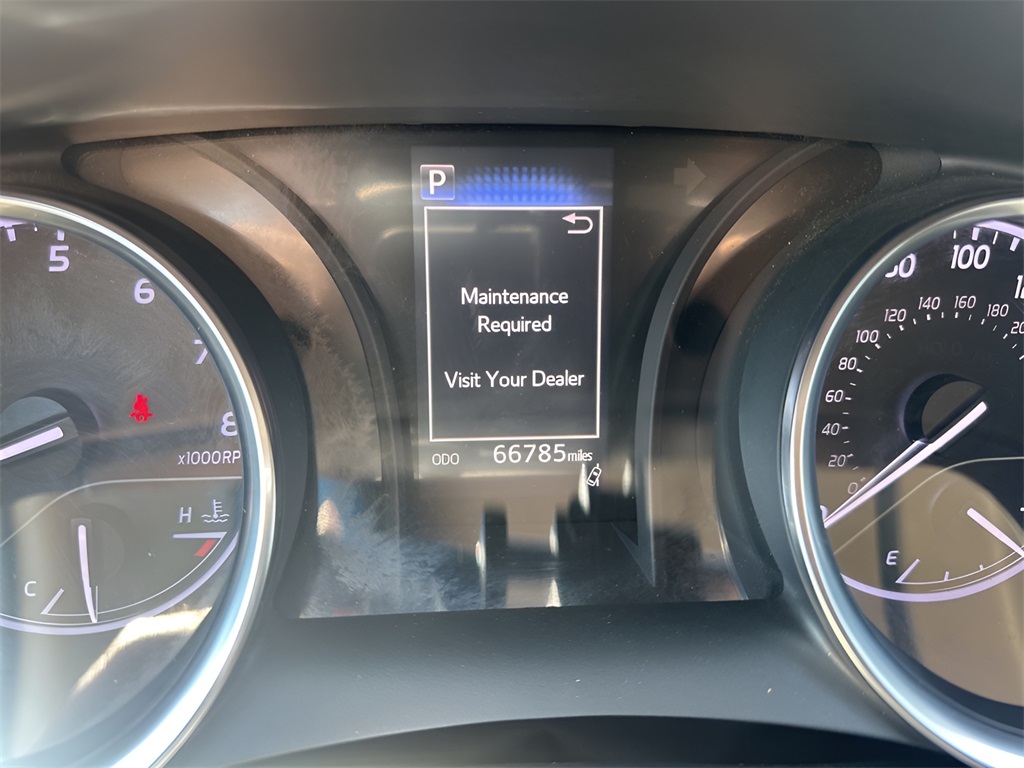 Vehicle image 21 of 31