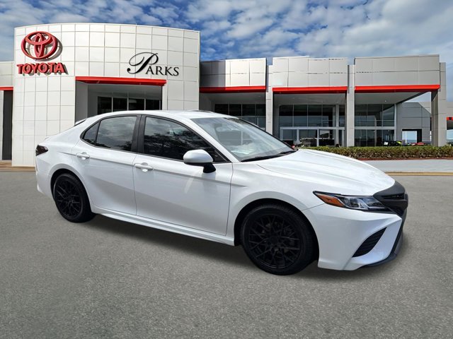 2018 Toyota Camry L Image 2 of 30