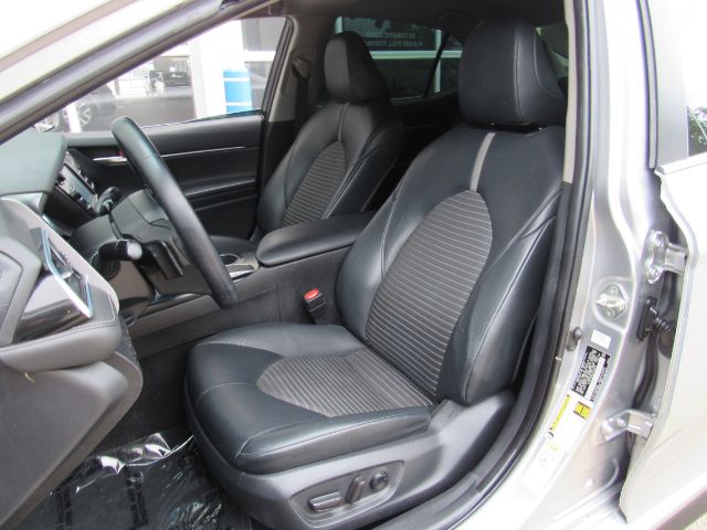 Vehicle image 10 of 36