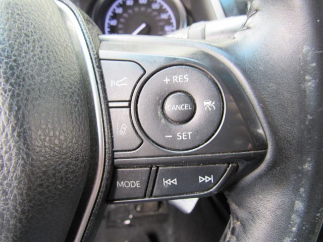 Vehicle image 27 of 36