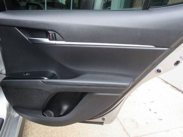 Vehicle image 17 of 36