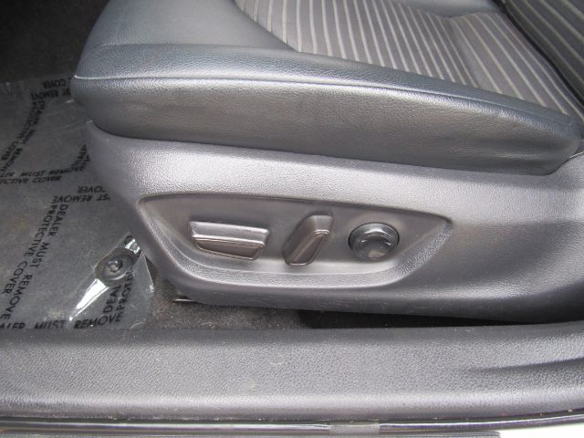 Vehicle image 24 of 36