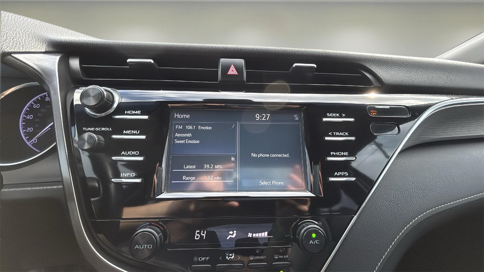 Vehicle image 7 of 21