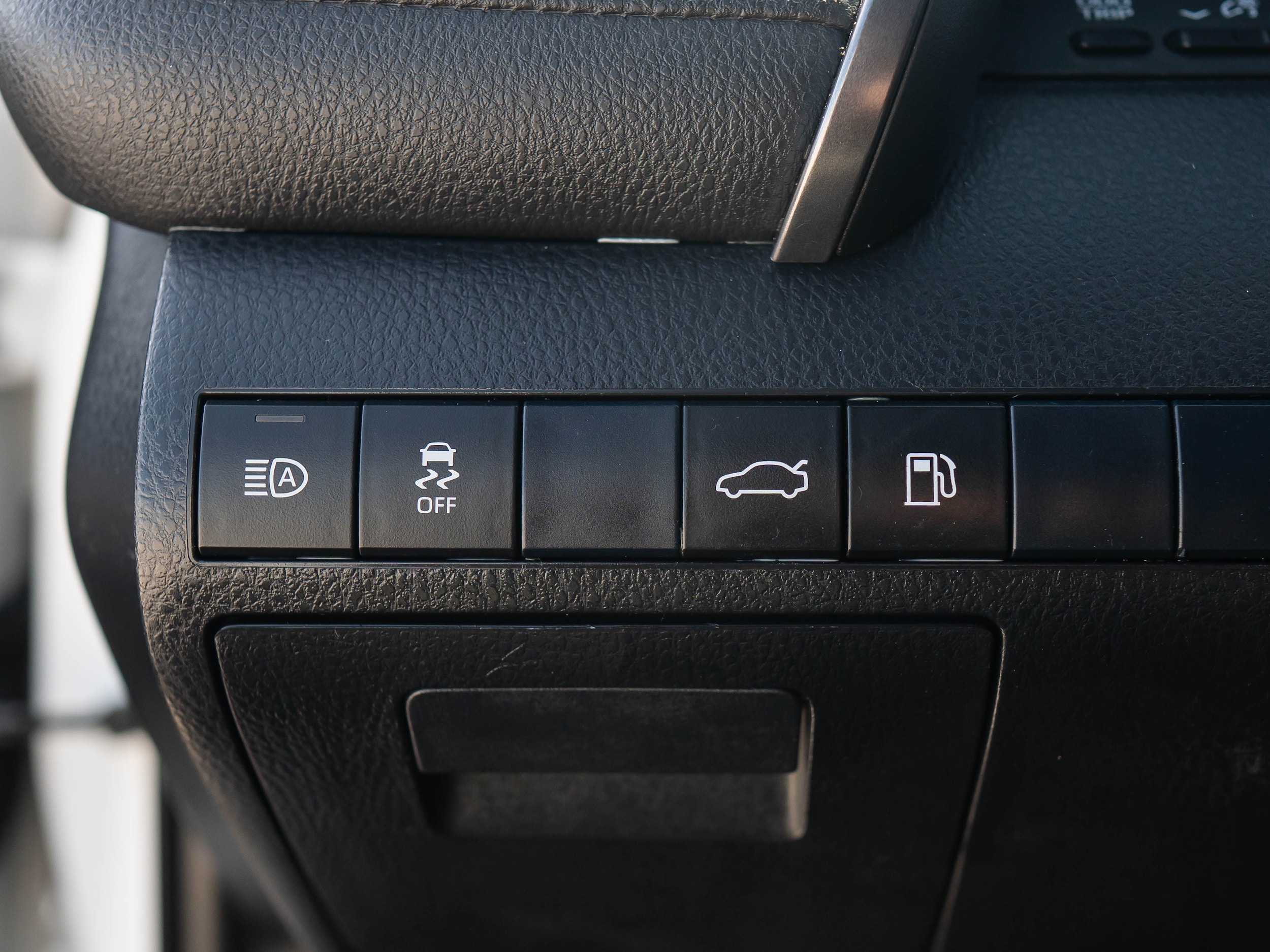 Vehicle image 34 of 48