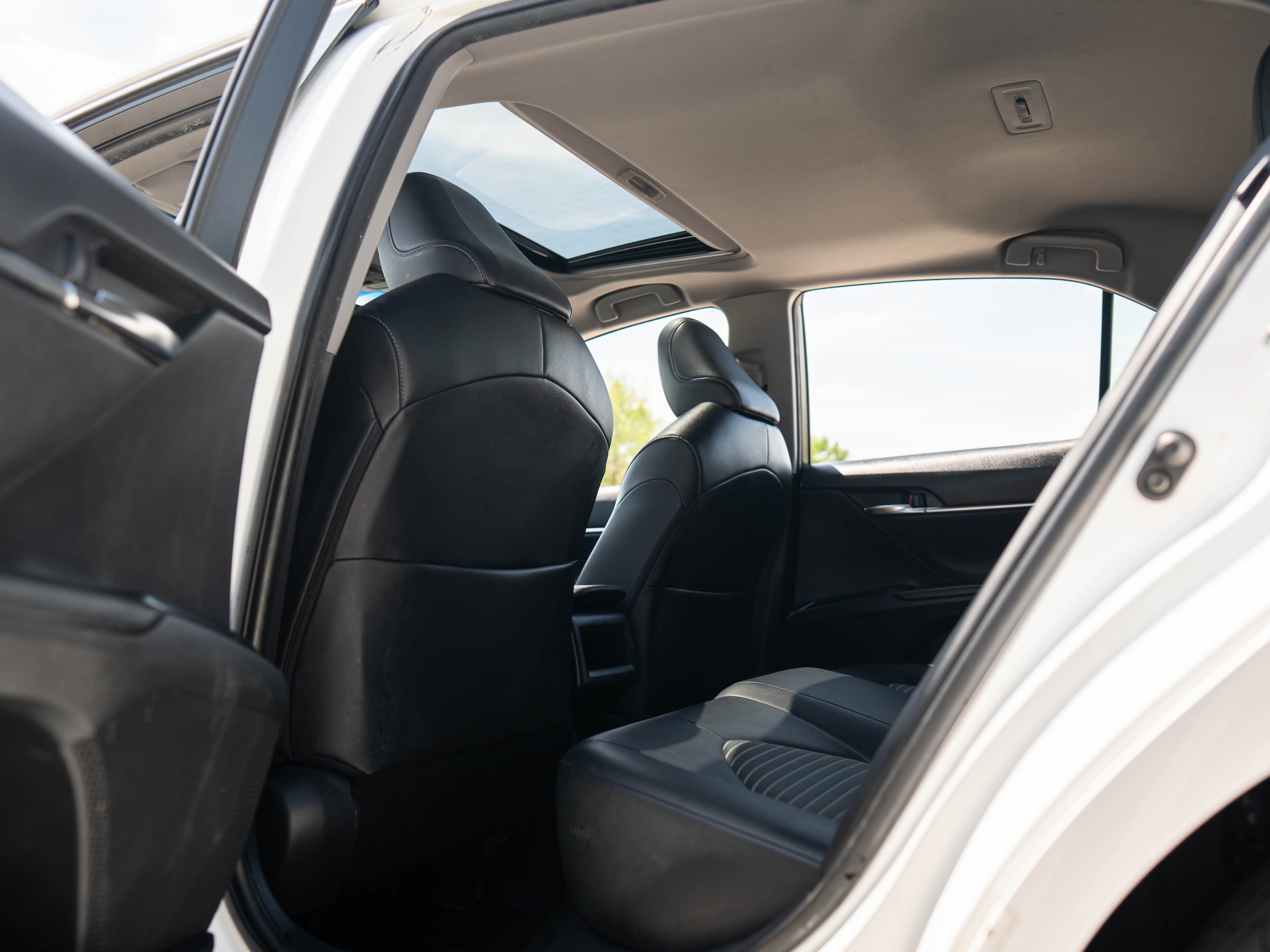 Vehicle image 20 of 48