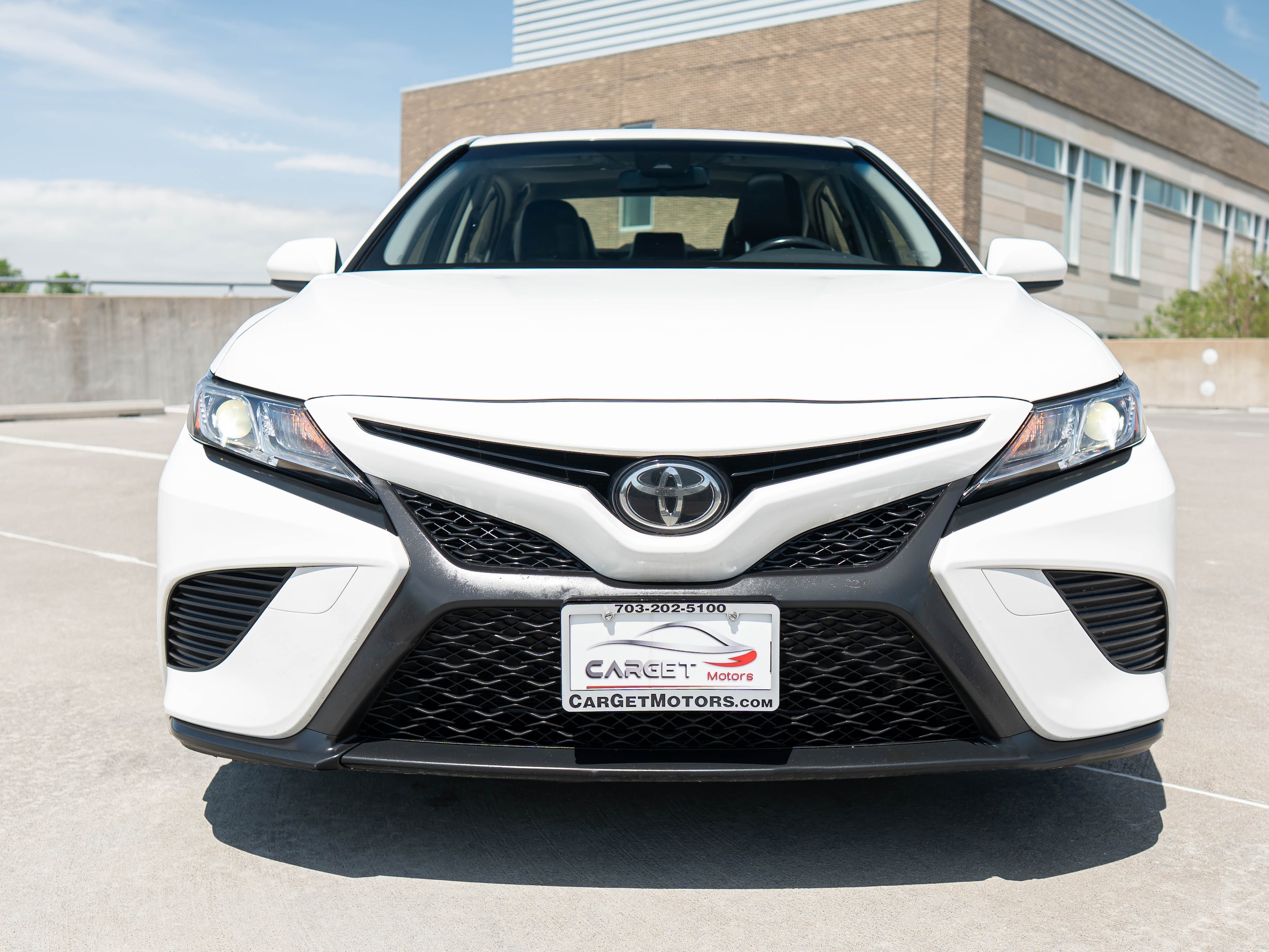 Vehicle image 4 of 48
