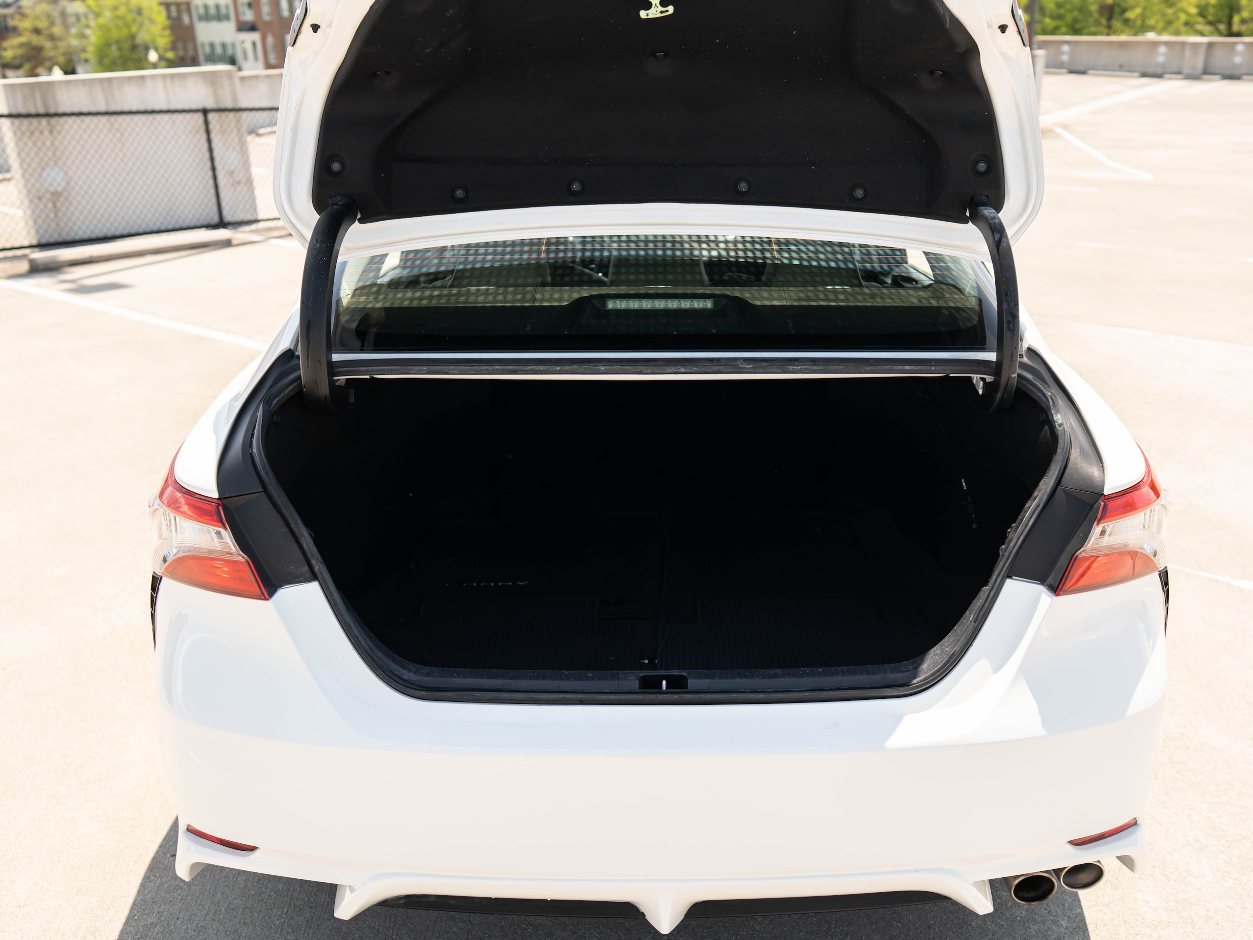 Vehicle image 43 of 48
