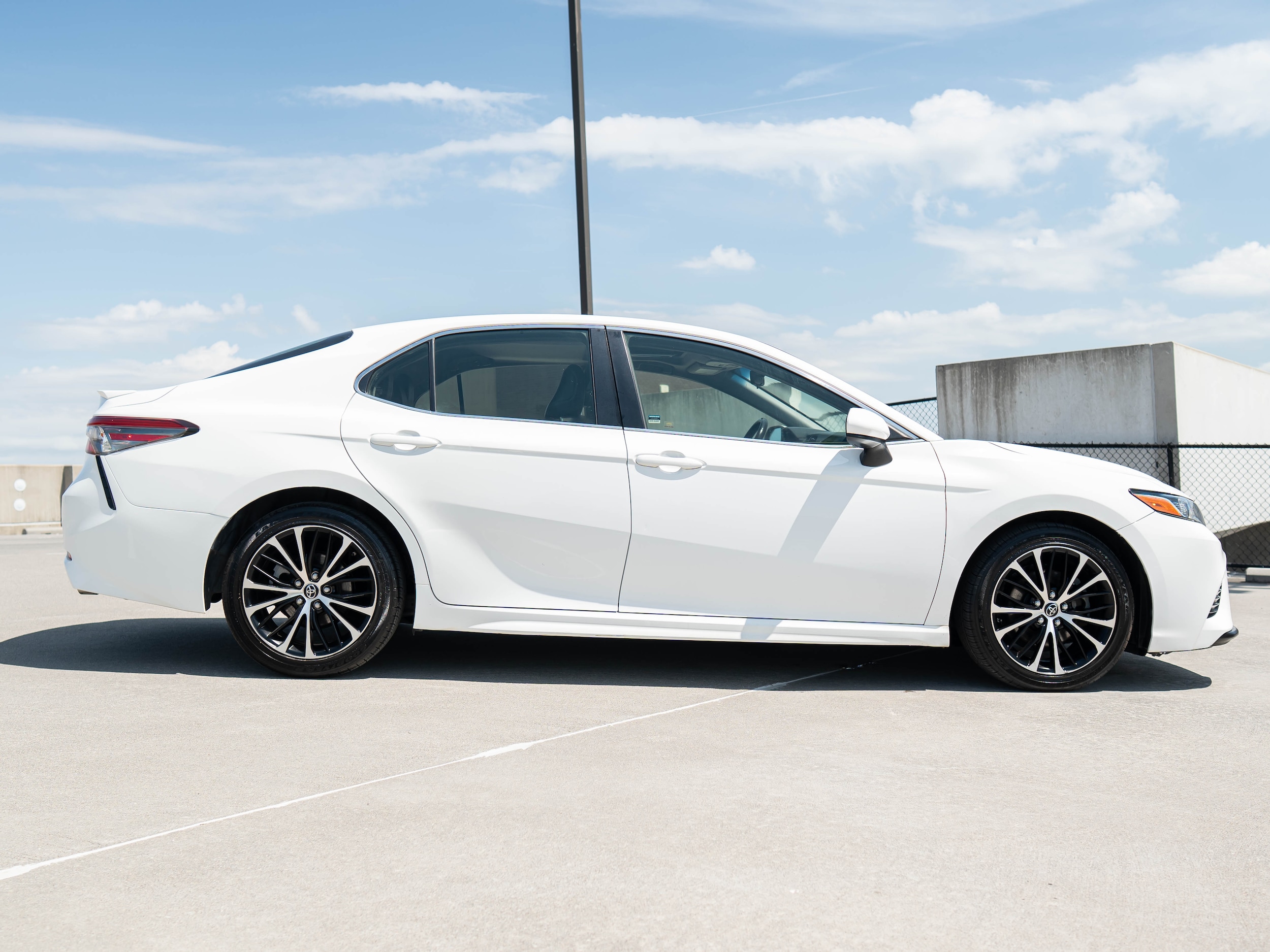 Vehicle image 7 of 48