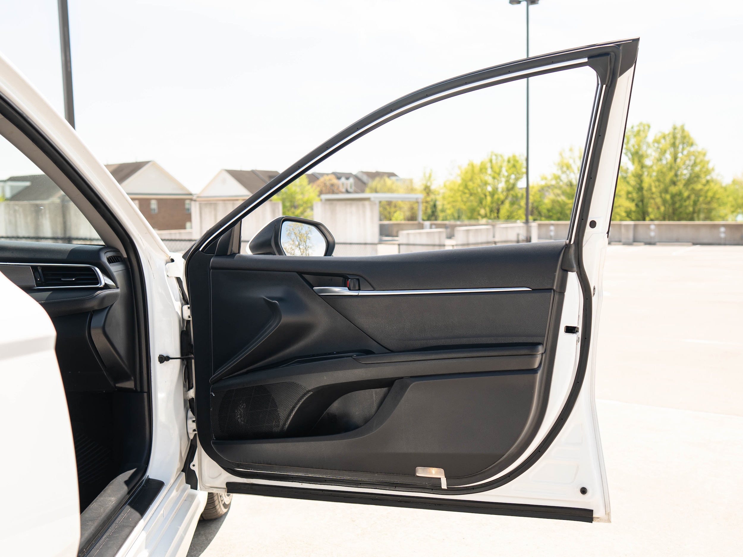 Vehicle image 39 of 48