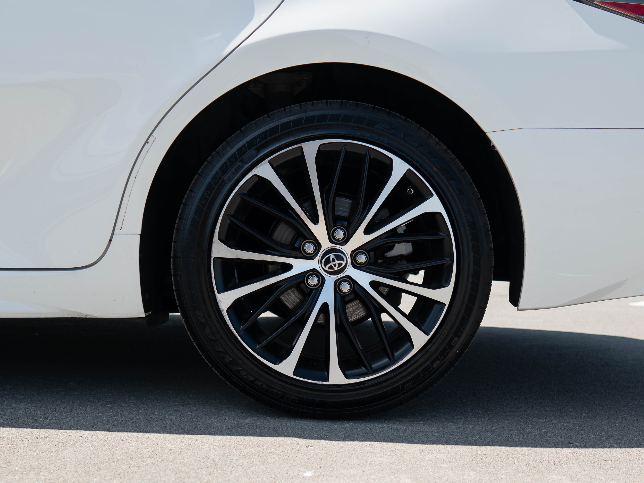 Vehicle image 11 of 48